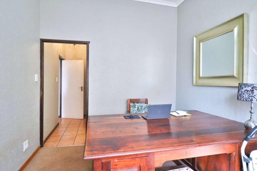 4 Bedroom Property for Sale in Eldoraigne Gauteng