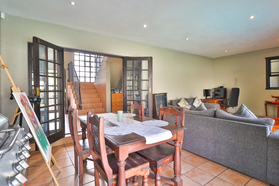4 Bedroom Property for Sale in Eldoraigne Gauteng