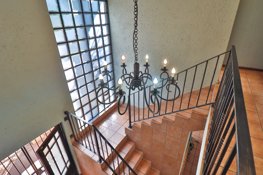 4 Bedroom Property for Sale in Eldoraigne Gauteng