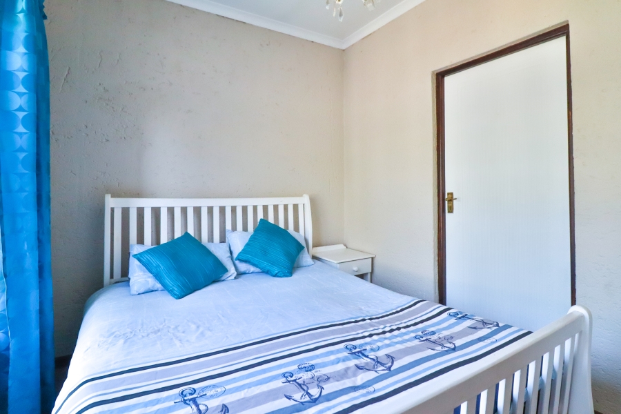 4 Bedroom Property for Sale in Eldoraigne Gauteng