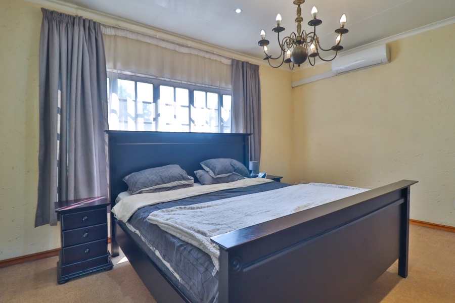 4 Bedroom Property for Sale in Eldoraigne Gauteng