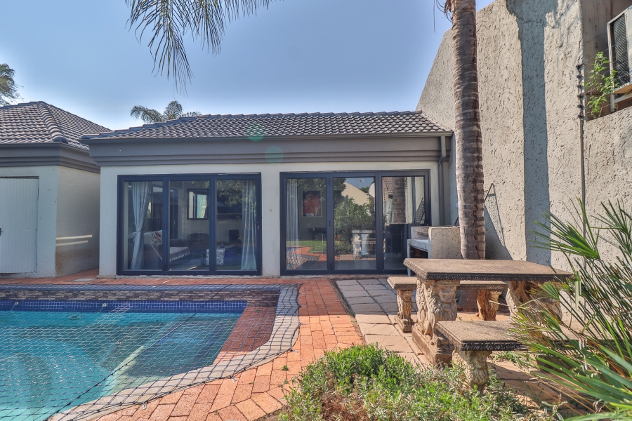 4 Bedroom Property for Sale in Eldoraigne Gauteng