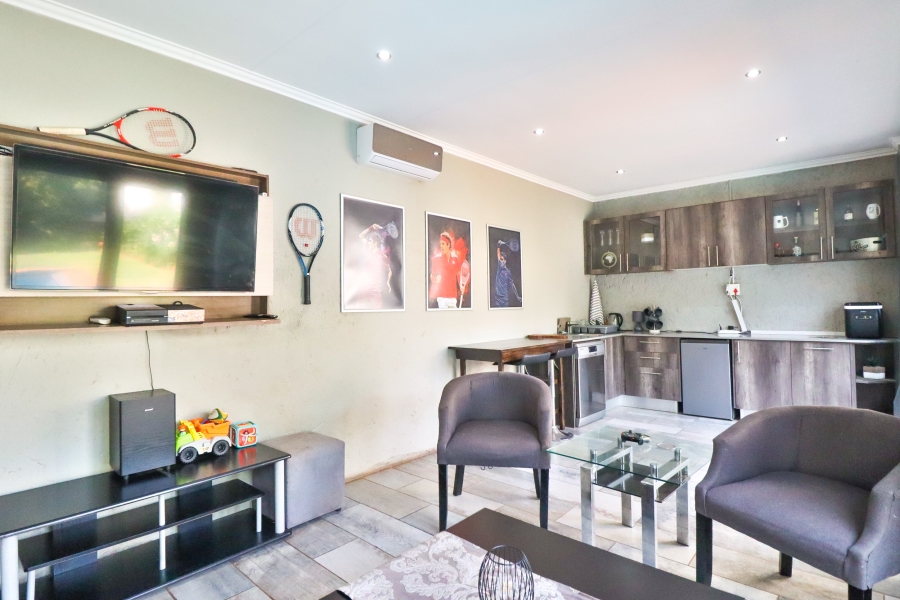 4 Bedroom Property for Sale in Eldoraigne Gauteng