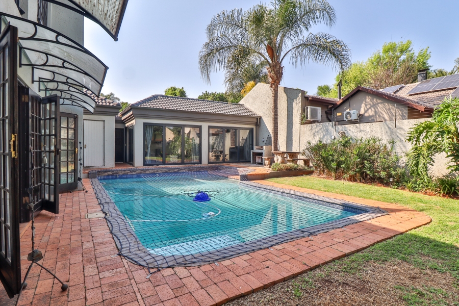 4 Bedroom Property for Sale in Eldoraigne Gauteng