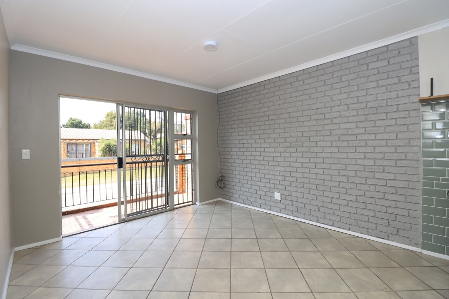 2 Bedroom Property for Sale in Honeypark Gauteng