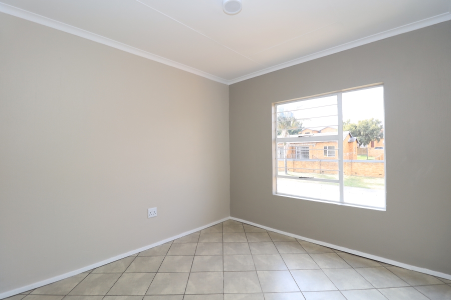 2 Bedroom Property for Sale in Honeypark Gauteng