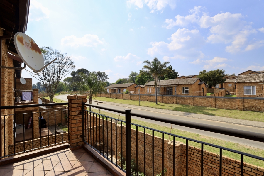 2 Bedroom Property for Sale in Honeypark Gauteng