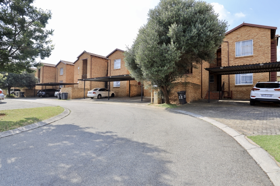 2 Bedroom Property for Sale in Honeypark Gauteng