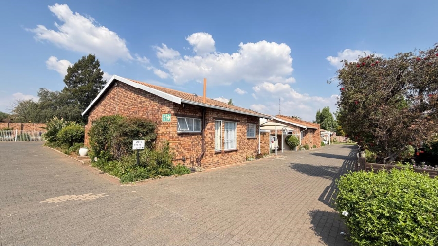 3 Bedroom Property for Sale in Brackenhurst Gauteng