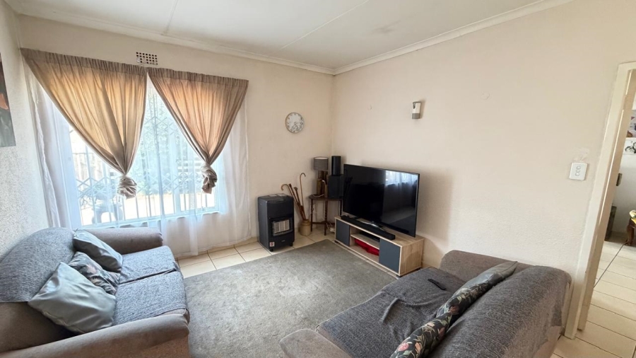 3 Bedroom Property for Sale in Brackenhurst Gauteng