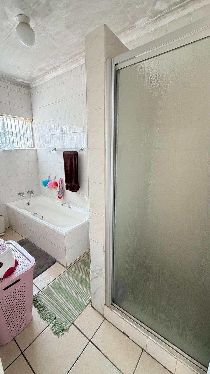 3 Bedroom Property for Sale in Brackenhurst Gauteng