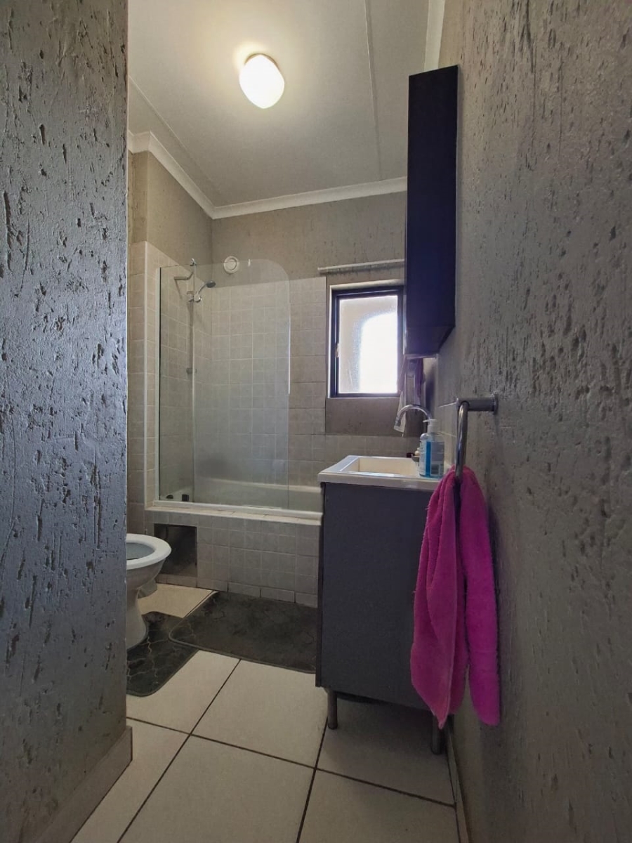 1 Bedroom Property for Sale in Ferndale Gauteng