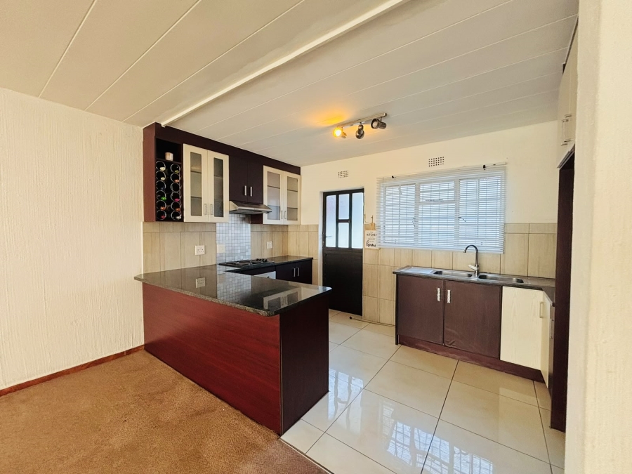 To Let 2 Bedroom Property for Rent in Florida Gauteng