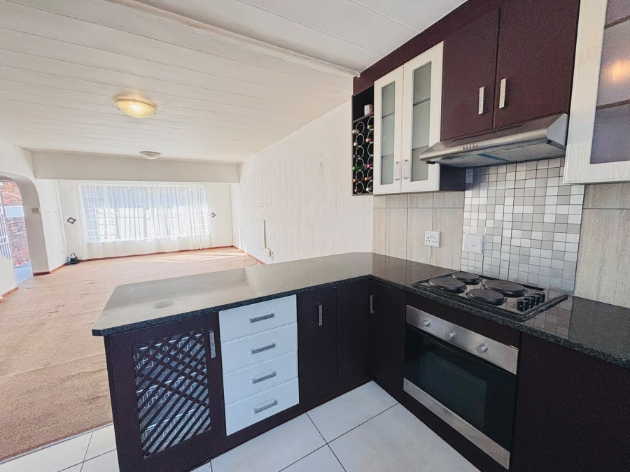 To Let 2 Bedroom Property for Rent in Florida Gauteng