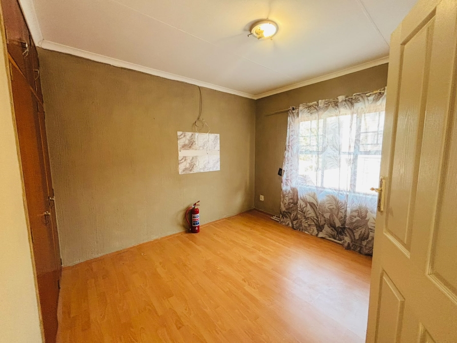 To Let 2 Bedroom Property for Rent in Florida Gauteng