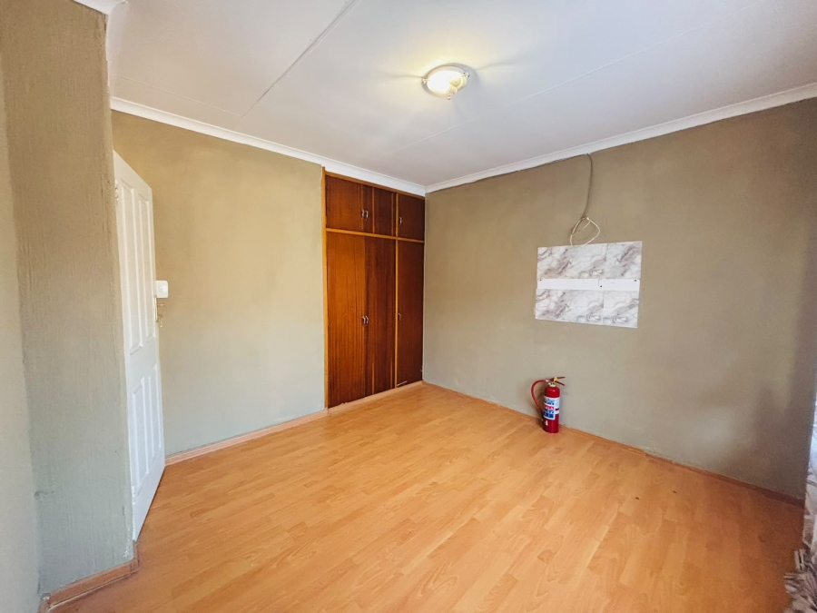 To Let 2 Bedroom Property for Rent in Florida Gauteng