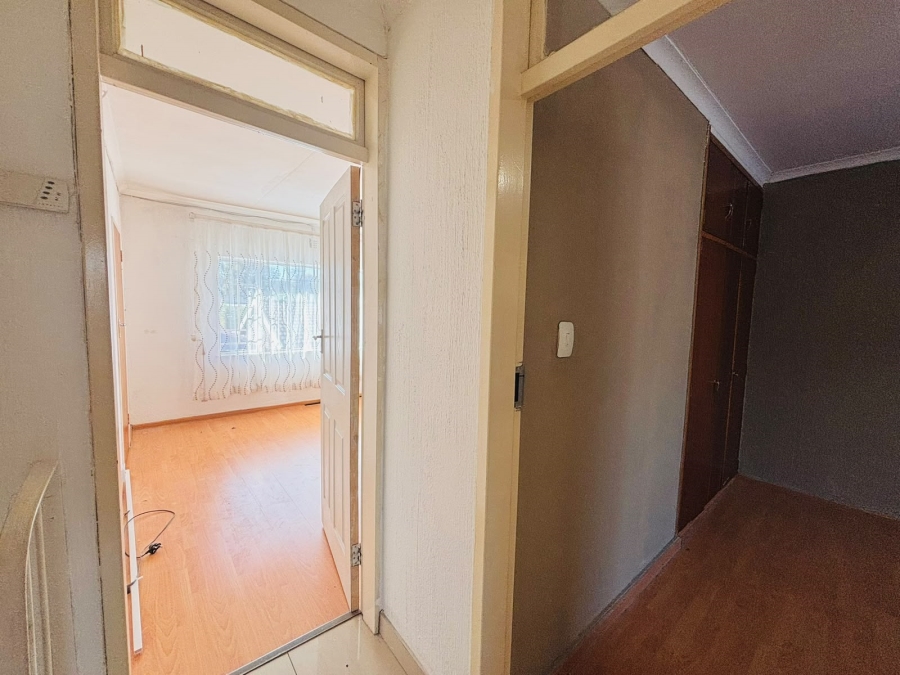 To Let 2 Bedroom Property for Rent in Florida Gauteng