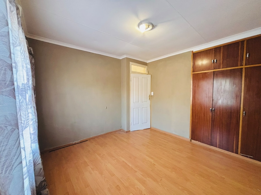 To Let 2 Bedroom Property for Rent in Florida Gauteng