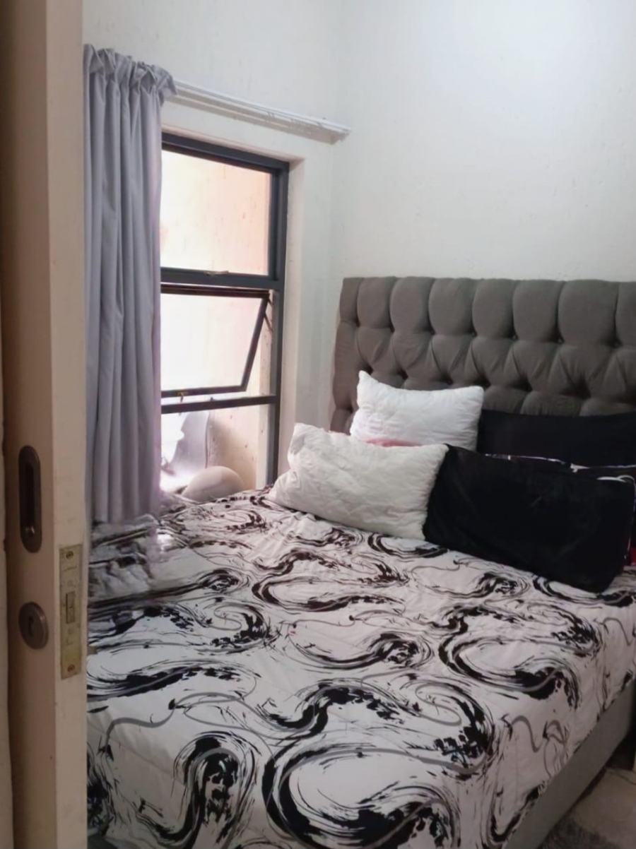 1 Bedroom Property for Sale in Ferndale Gauteng