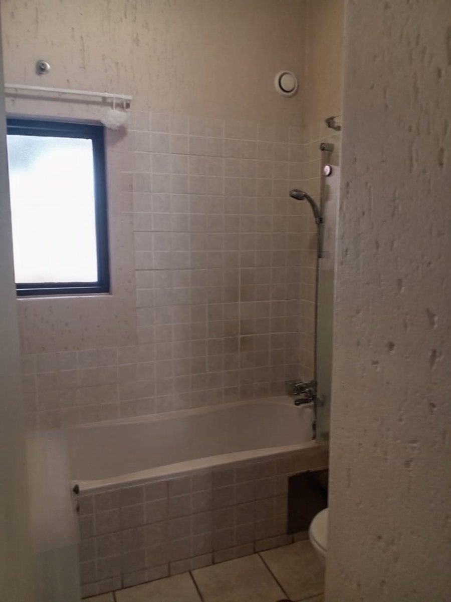 1 Bedroom Property for Sale in Ferndale Gauteng