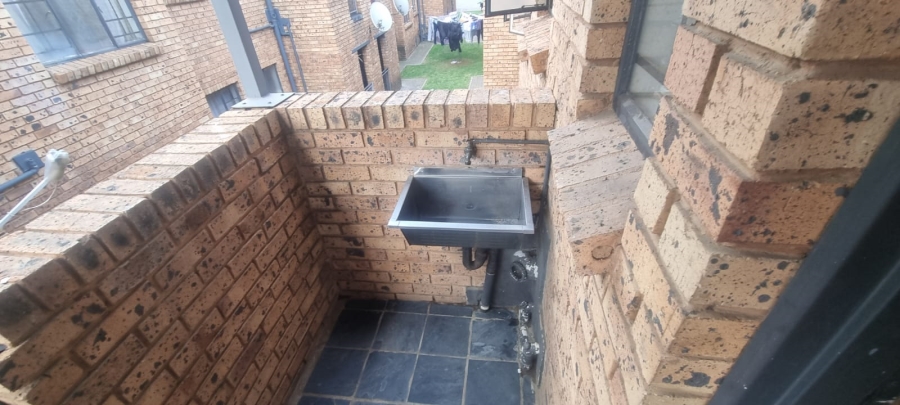 2 Bedroom Property for Sale in Elspark Gauteng