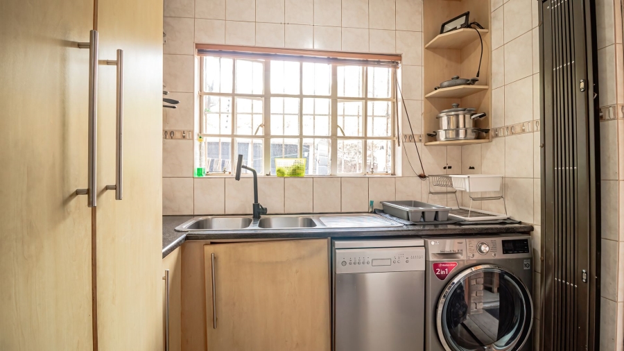 2 Bedroom Property for Sale in Ridgeway Gauteng