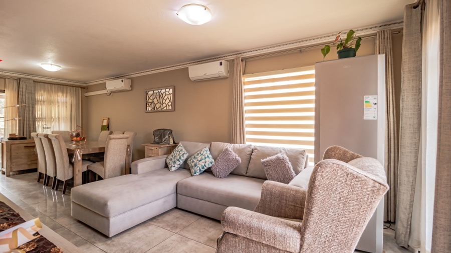 2 Bedroom Property for Sale in Ridgeway Gauteng