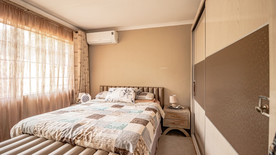 2 Bedroom Property for Sale in Ridgeway Gauteng