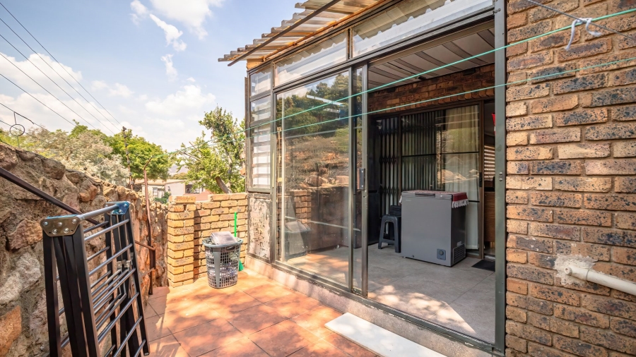 2 Bedroom Property for Sale in Ridgeway Gauteng