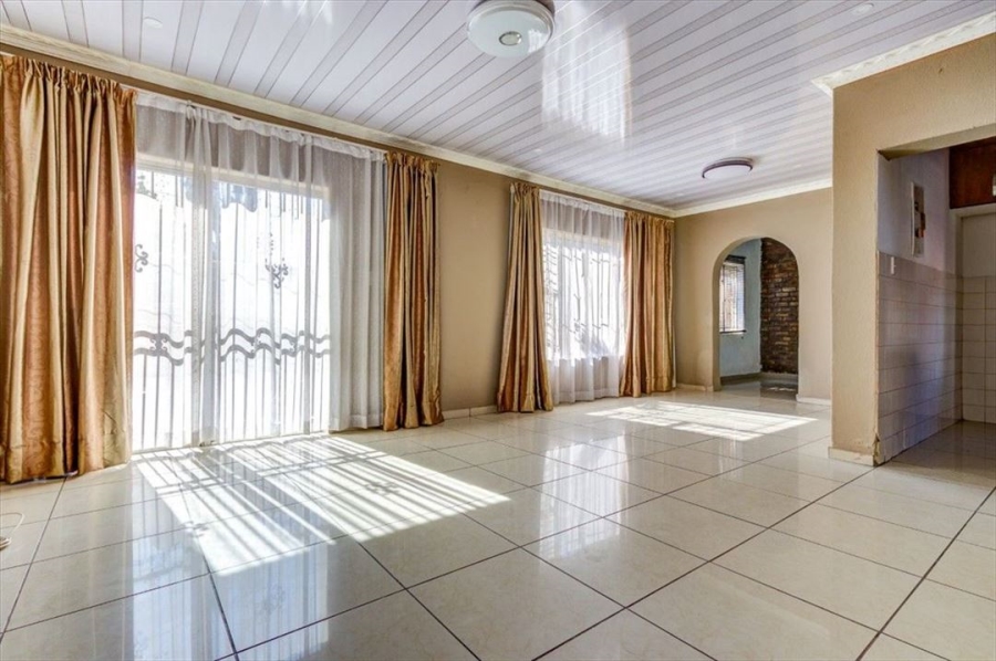 3 Bedroom Property for Sale in Birchleigh North Gauteng