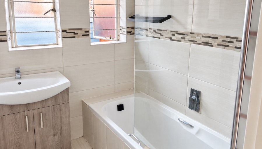 2 Bedroom Property for Sale in Birchleigh Gauteng