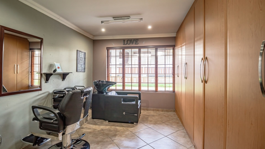4 Bedroom Property for Sale in Sunward Park Gauteng