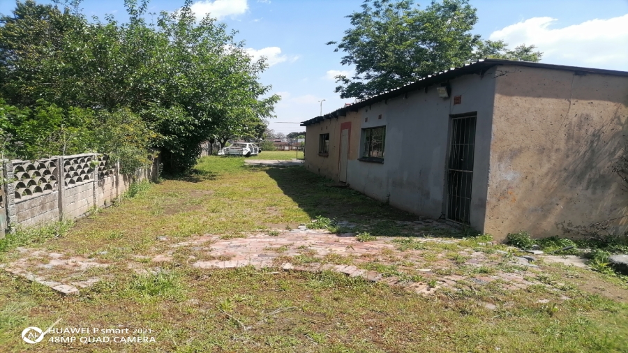 0 Bedroom Property for Sale in Roods Gardens Gauteng
