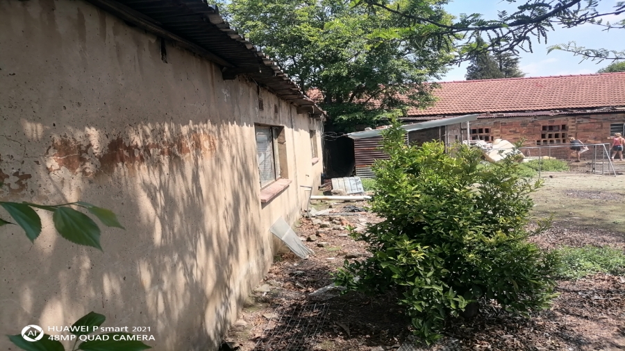 0 Bedroom Property for Sale in Roods Gardens Gauteng