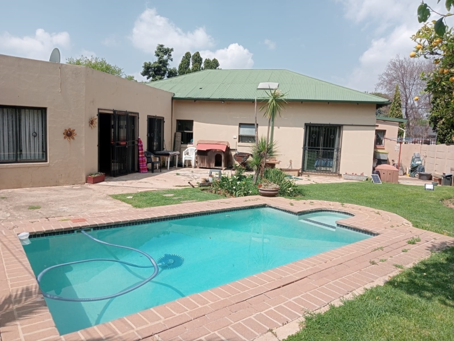 5 Bedroom Property for Sale in Northmead Gauteng