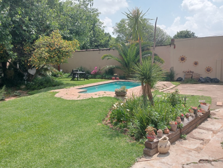 5 Bedroom Property for Sale in Northmead Gauteng