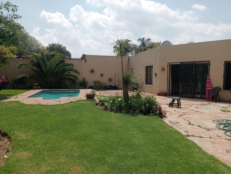 5 Bedroom Property for Sale in Northmead Gauteng