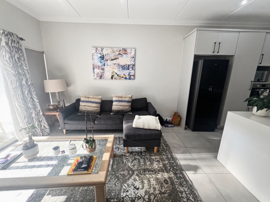 2 Bedroom Property for Sale in Bryanston Gauteng
