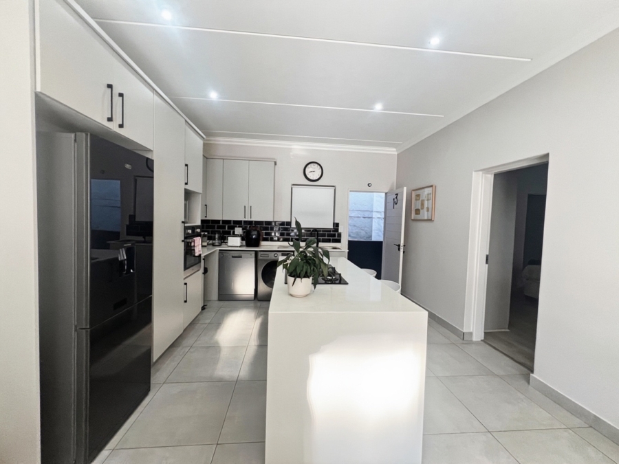 2 Bedroom Property for Sale in Bryanston Gauteng