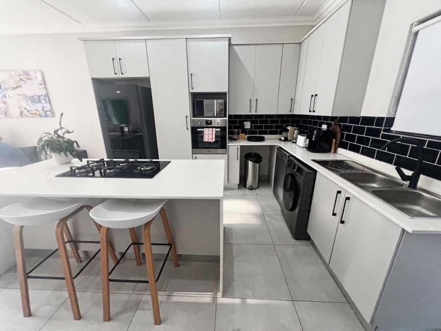 2 Bedroom Property for Sale in Bryanston Gauteng