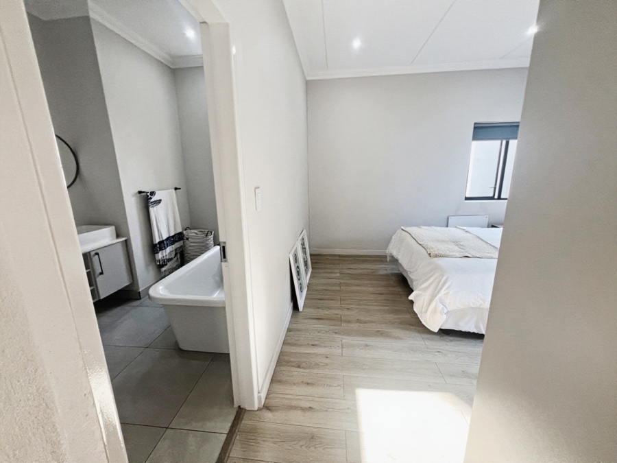 2 Bedroom Property for Sale in Bryanston Gauteng