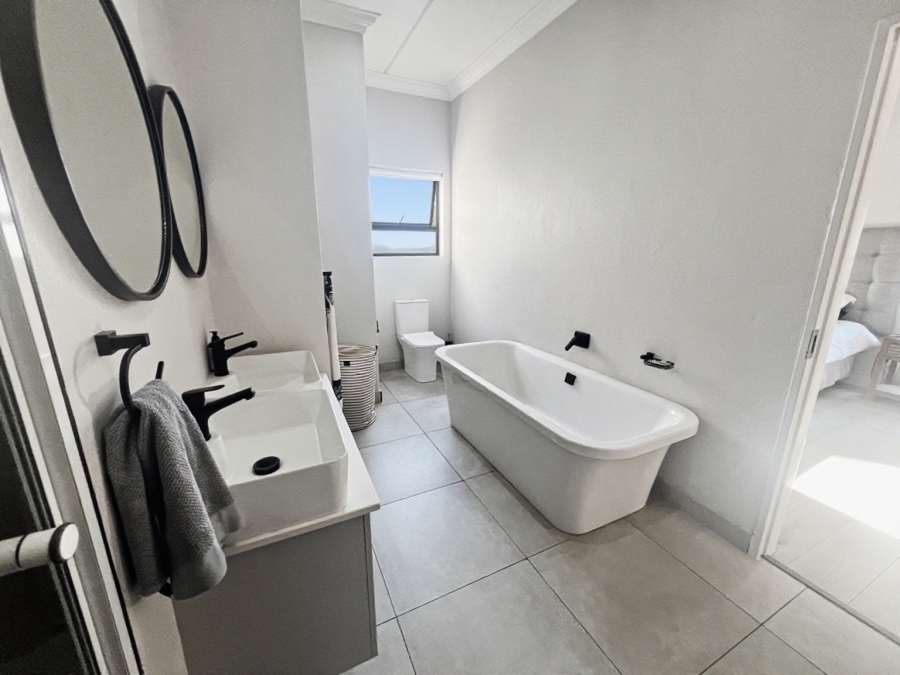 2 Bedroom Property for Sale in Bryanston Gauteng