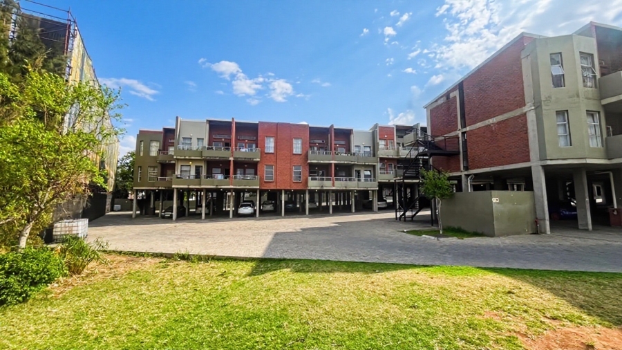 2 Bedroom Property for Sale in Buccleuch Gauteng