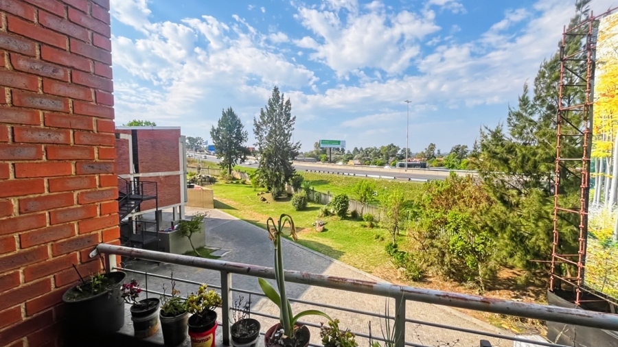 2 Bedroom Property for Sale in Buccleuch Gauteng