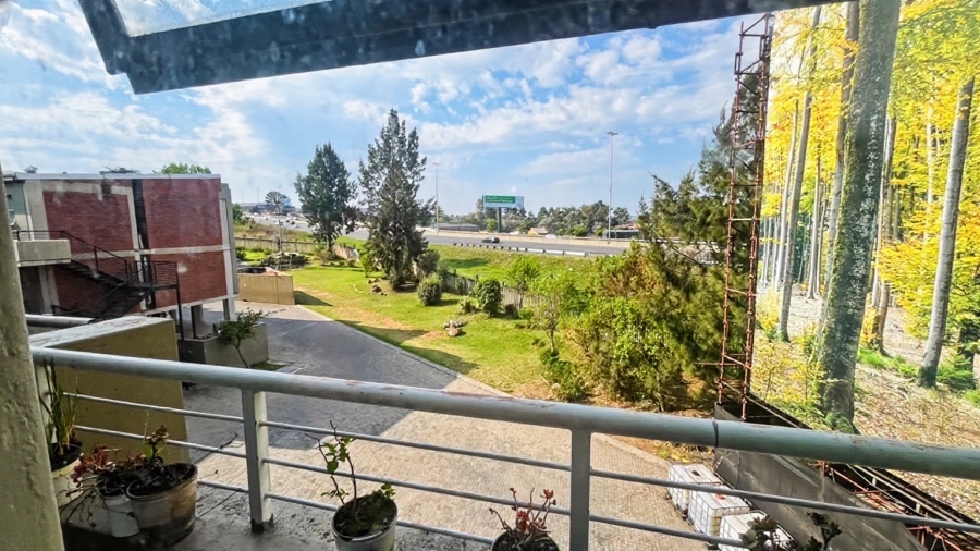 2 Bedroom Property for Sale in Buccleuch Gauteng