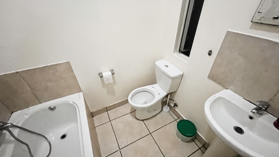 2 Bedroom Property for Sale in Buccleuch Gauteng
