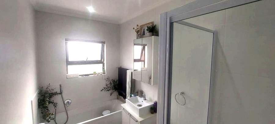 To Let 1 Bedroom Property for Rent in Barbeque Downs Gauteng