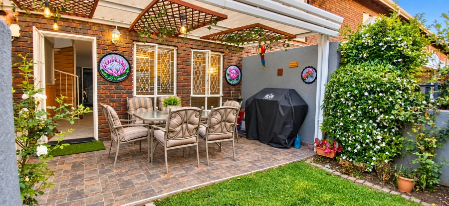 2 Bedroom Property for Sale in Dayanglen Gauteng