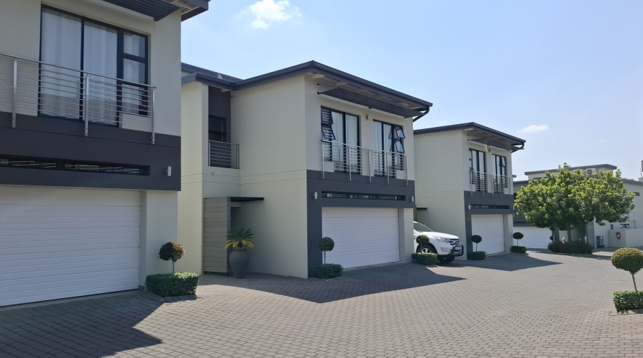 3 Bedroom Property for Sale in Lonehill Gauteng