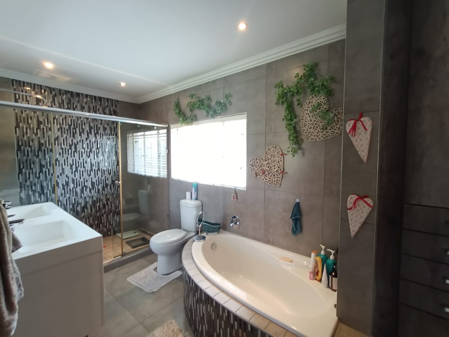 3 Bedroom Property for Sale in Vanderbijlpark Sw 2 Gauteng
